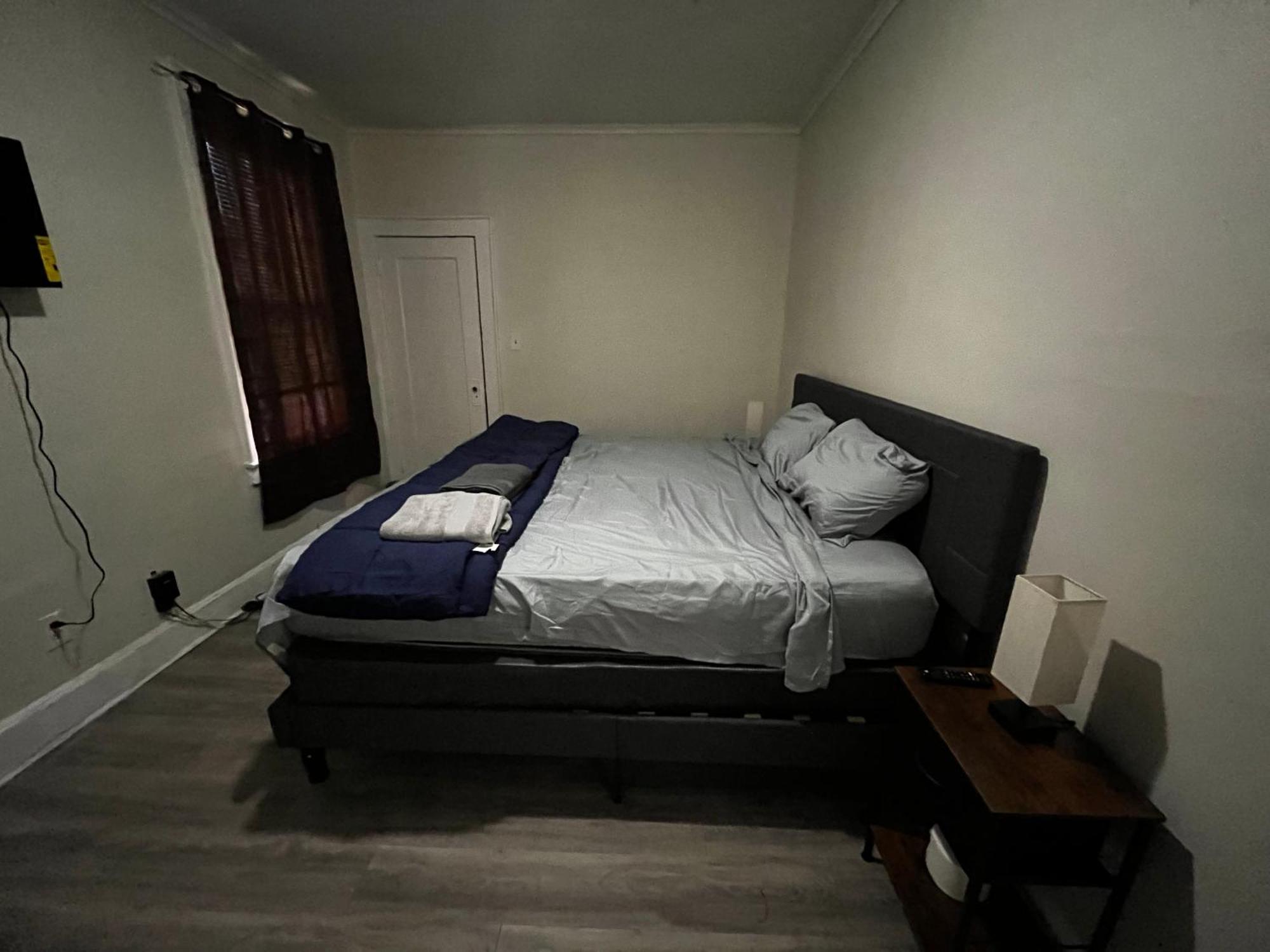 Spacious Cozy Private Room ニューアーク エクステリア 写真